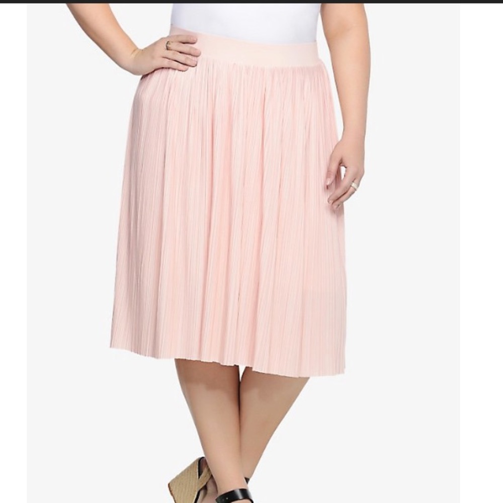 Torrid  pink pleated midi skirt
